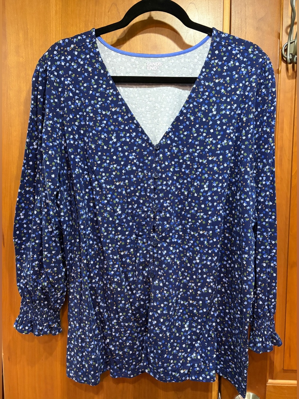 Lands' End Women's 2X Navy Ditsy Floral V-Neck Knit Blouse Smocked Sleeve Cuffs